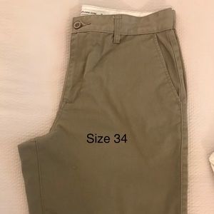 Classic Men’s Khaki Shorts